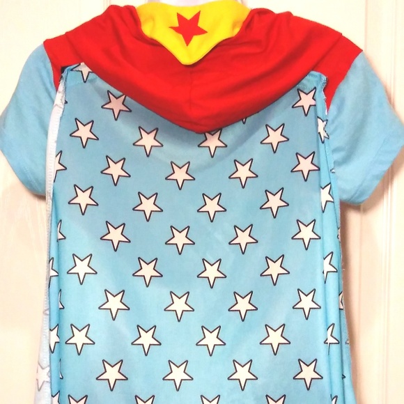 OFFICIAL LICENSED CAPED & HOODED WONDER WOMAN TEE - Picture 6 of 8